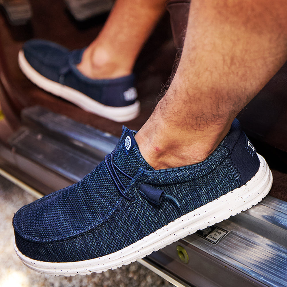 Mens best comfortable shoe, Hey Dude Wally Canvas Sox, perfect outdoor and indoor shoe.